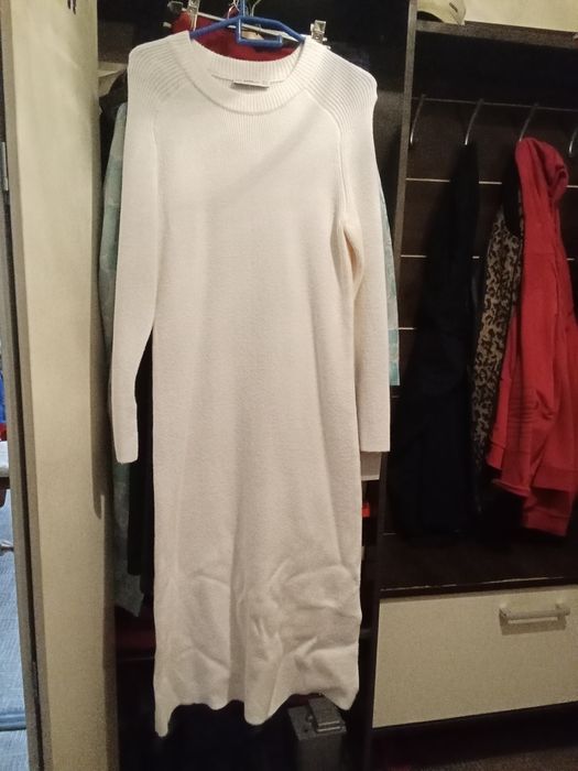 Продается женское платье