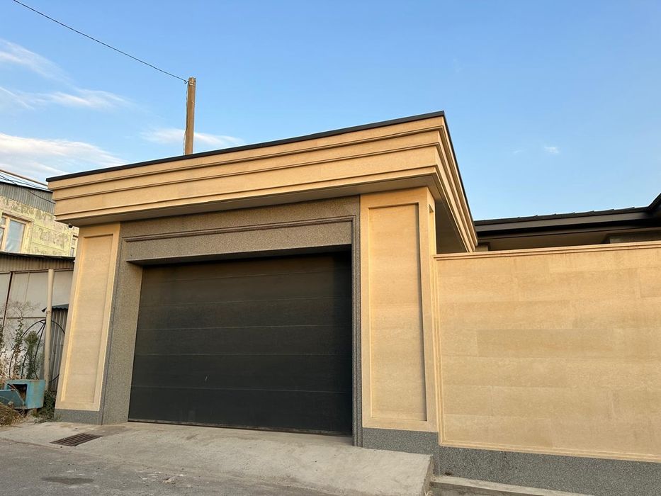 Фасад травертин и гранит