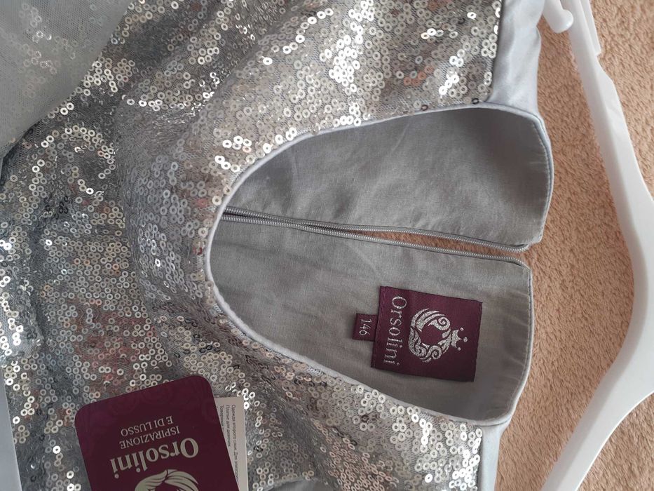 Продам новое платье на девочку