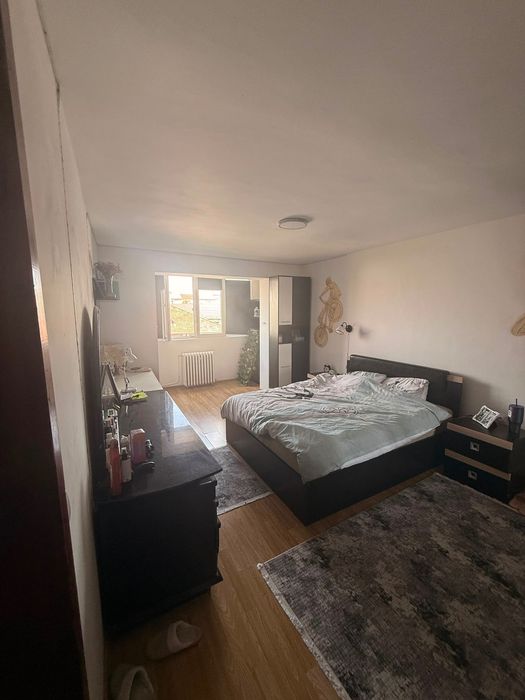 Apartament 4 camere de închiriat Bistrița zona sensul vechi