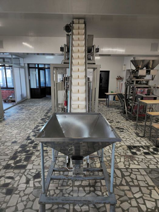 Вертикална пакетираща машина (VFFS) – реновирана, отлично състояние