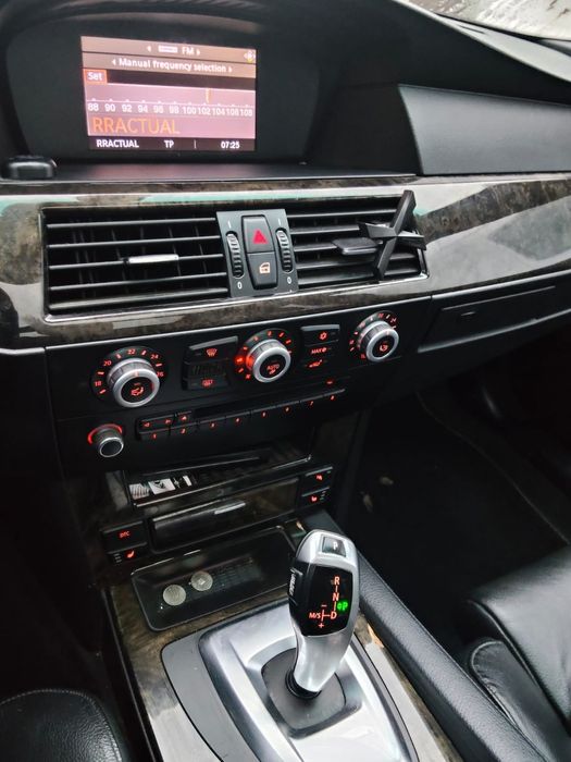 Vând sau schinb BMW  seria 5