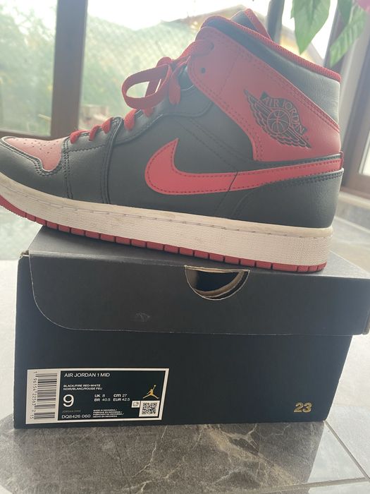 Оригинални мъжки обувки Nike Air Jordan 1 MID