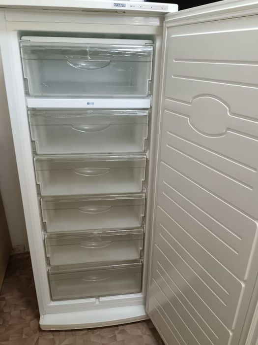 Морозильник вертикальный