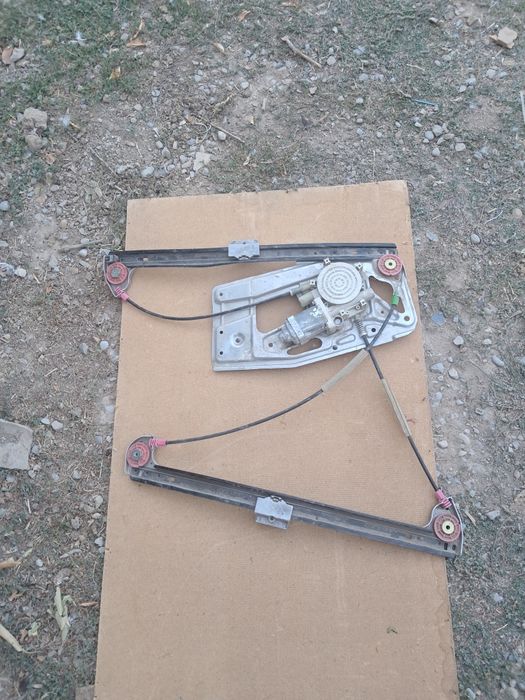 На бмв е39 стеклоподемник продаётся