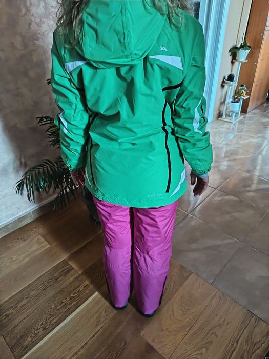 Costum schii cu bocancii columbia