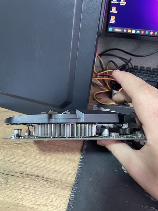 Видеокарта gtx1050 2gпамяти