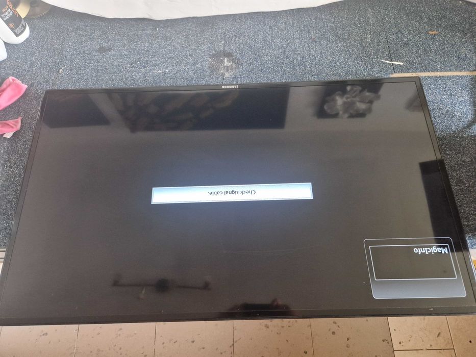Display reclama Samsung