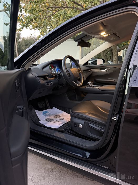 Hongqi eqm5 450km