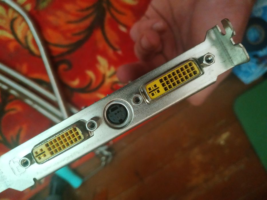 Видеокарта 256 мб