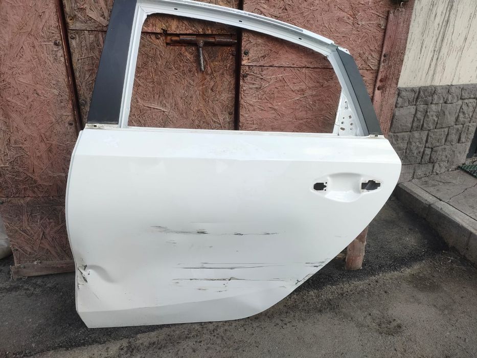 Продам дверь на Киа Серато