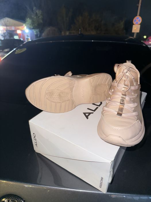 Adidasi Aldo sneakes