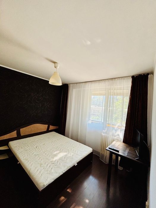 De inchiriat 3 camere, utilat-mobilat complet.