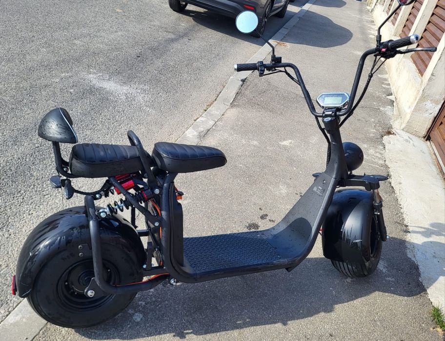 Vand 2 scutere citycoco