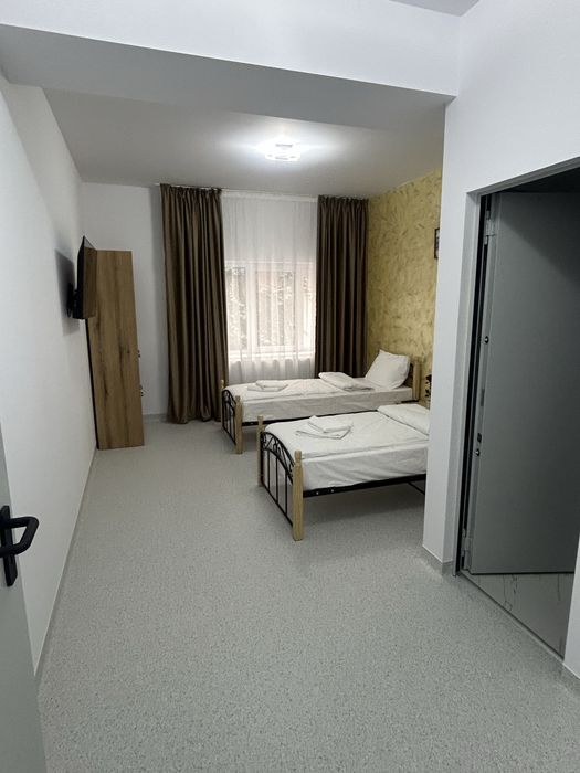 Inchiriez camera studenti