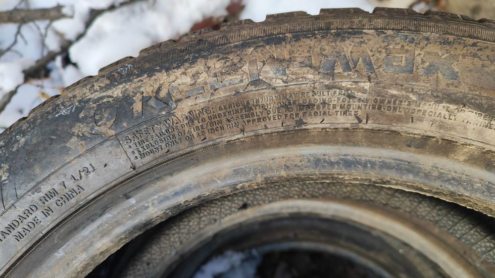 Зимние шины  шины шипы 245