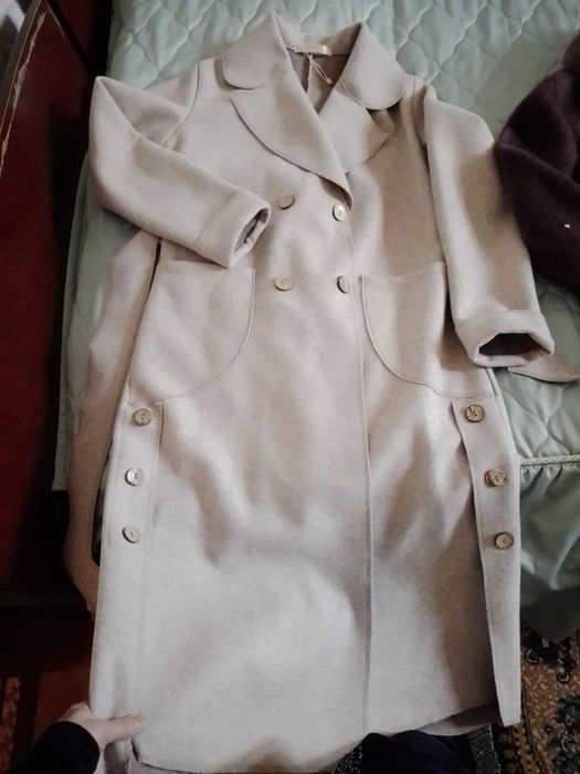 Ayollar kiyimi Женская одежда: Пальто, шуба, костюмы, вечерние платья.