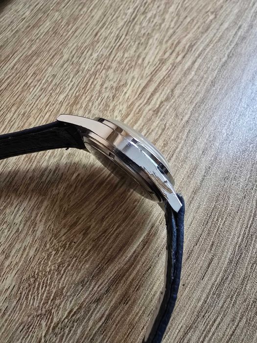 Винтидж механичен часовник "Recthor"