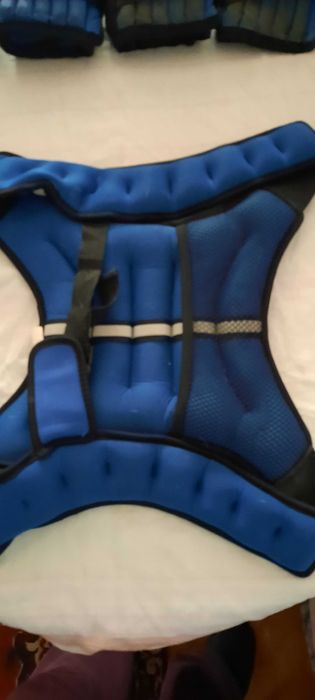 Продавам желетска с тежести