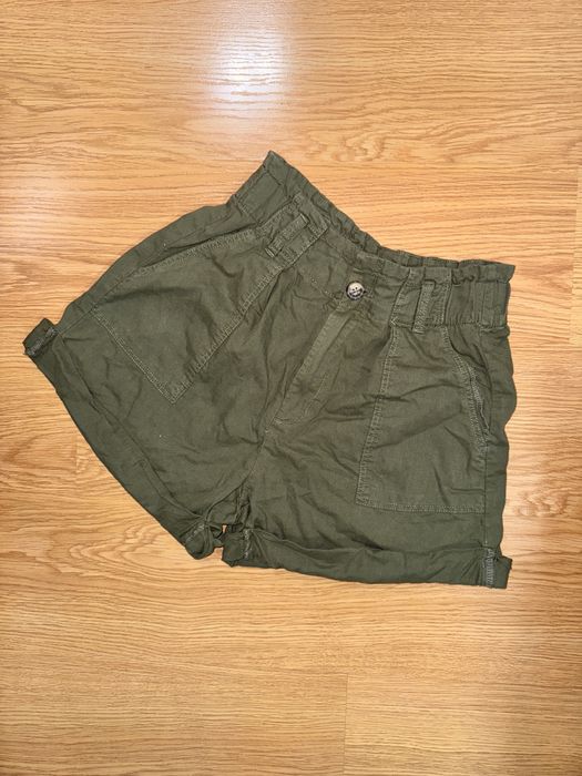 Къси зелени панталонки, S/M