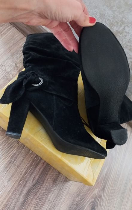 Дамски елегантни боти, ботуши с ток от велур - размер  40