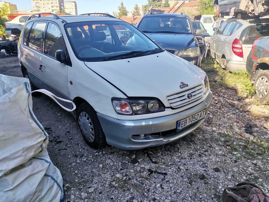 Toyota Picnic 2.0i / Тойота Пикник 1999 година на части