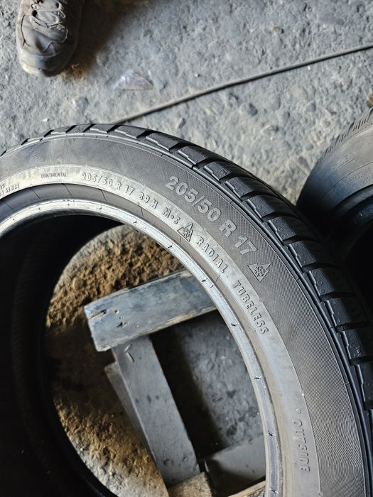 4 anvelope iarna 205 50 17 Continental Runflat