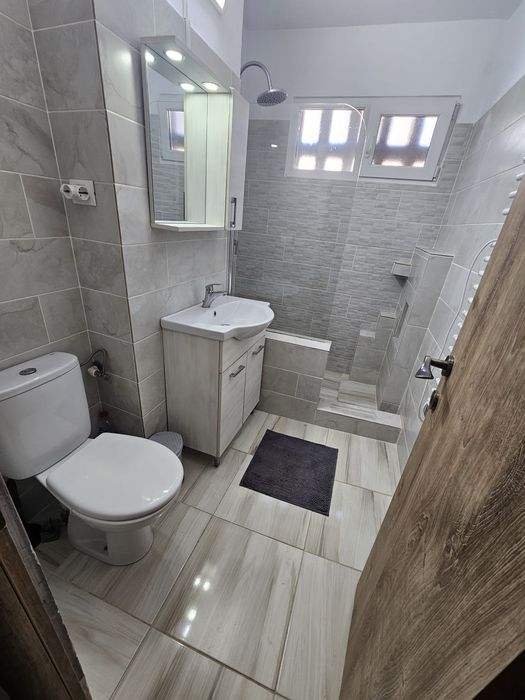 Vand apartament 3 camere