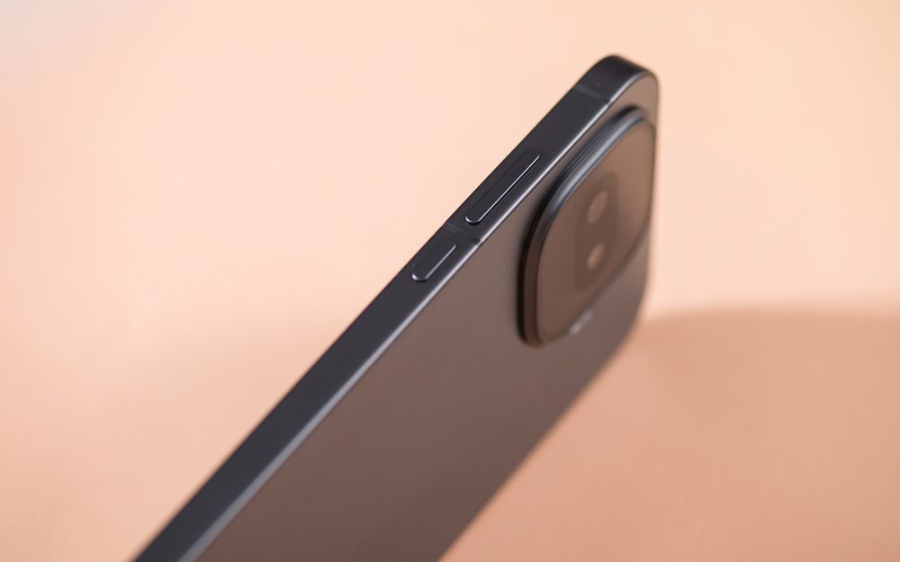 Vivo Iqoo 15R, новый смартфон