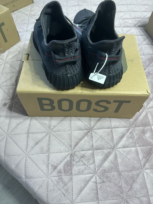 Yeezy boost 350 v2 static black