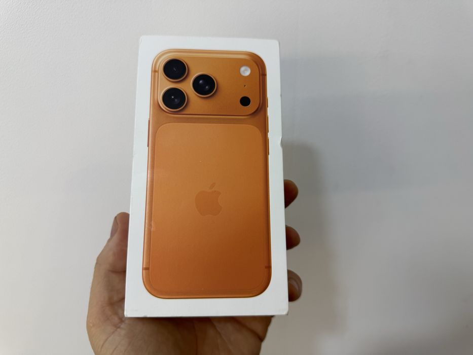 Iphone 17 Pro, 256 GB, Cosmic Orange, nou la cutie