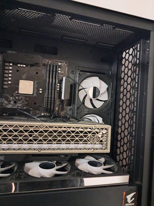 Carcasa ALPHAGEAR Oathkeeper ARGB