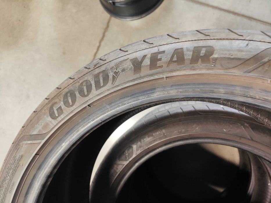 2бр. летни гуми 225/45/19 Goodyear