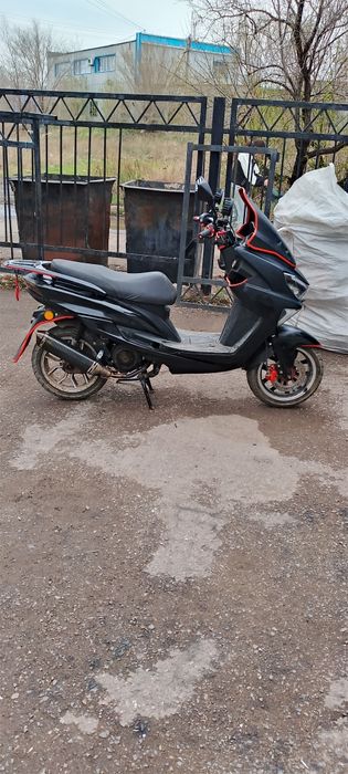 Продам мопед скутер 150 куб