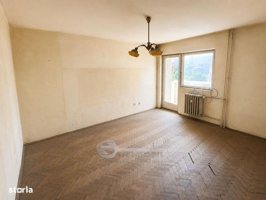Apartament cu 2 camere, decomandat, Bulevardul Independenței, etaj 3,