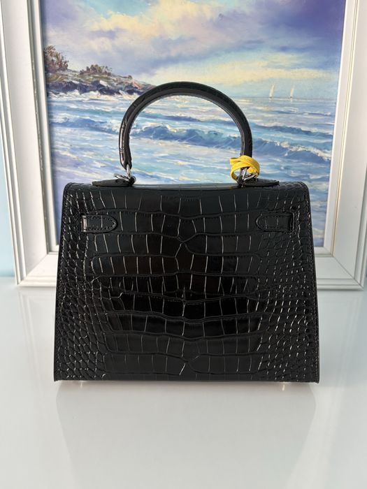 Дамска чанта – HRMS + подарък