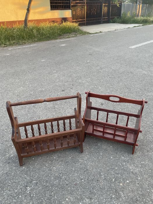 Suport din lemn pentru reviste