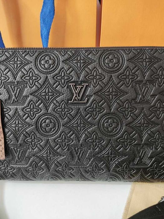In stoc Louis Vuitton Portofel Geanta, piele 9706