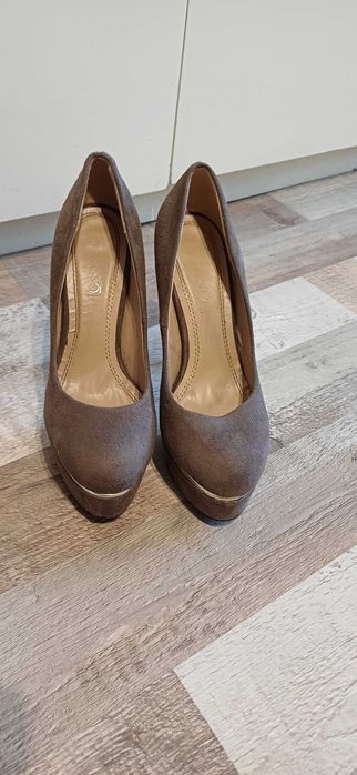 Дамски обувки и маратонки