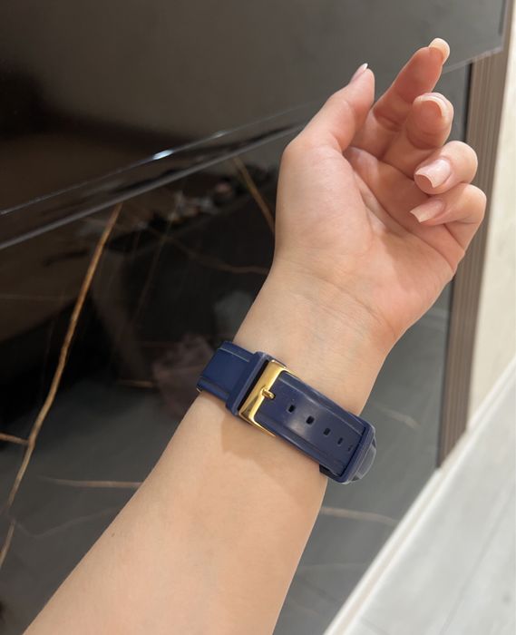 Часы наручные Guess