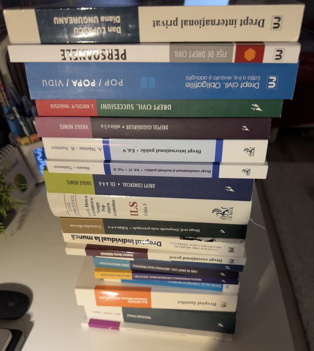 Vând cărți de drept (licență, admitere în profesie, parcurs profesional)