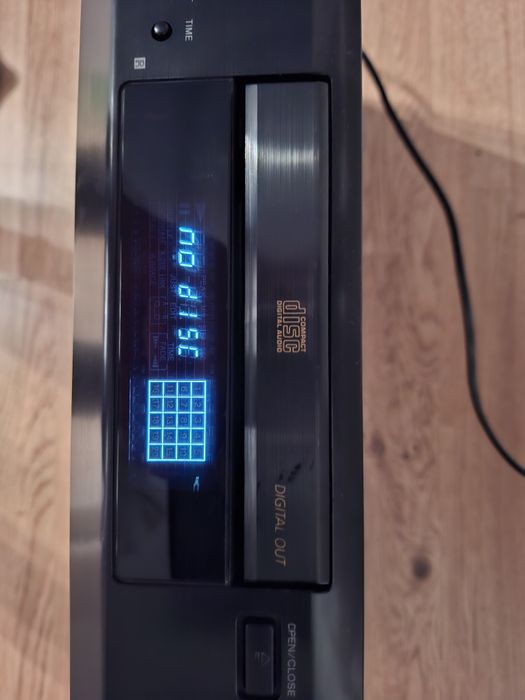 De vânzare sony cdp-xe310