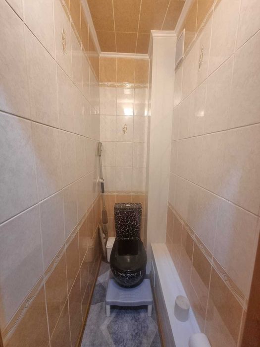 Продам 2 комн., кв., в Центре, магазин Рахат