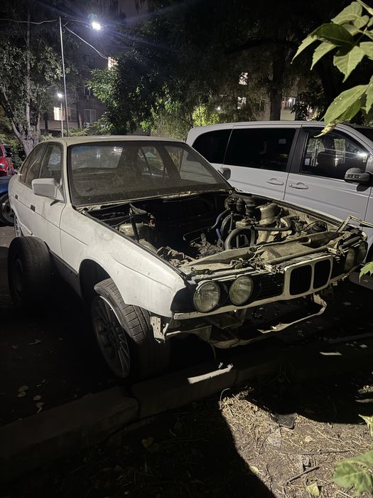 BMW 5 Series, 1990