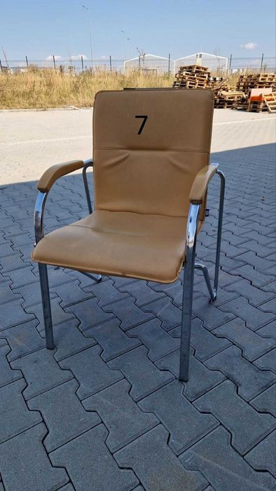 Нови и употребявани медицински и козметични кушетки, легла и столове