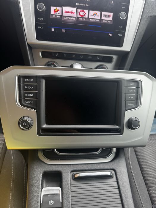 Navigație Originală VW Passat B8 / Golf 7 / Tiguan – Stare Perfectă