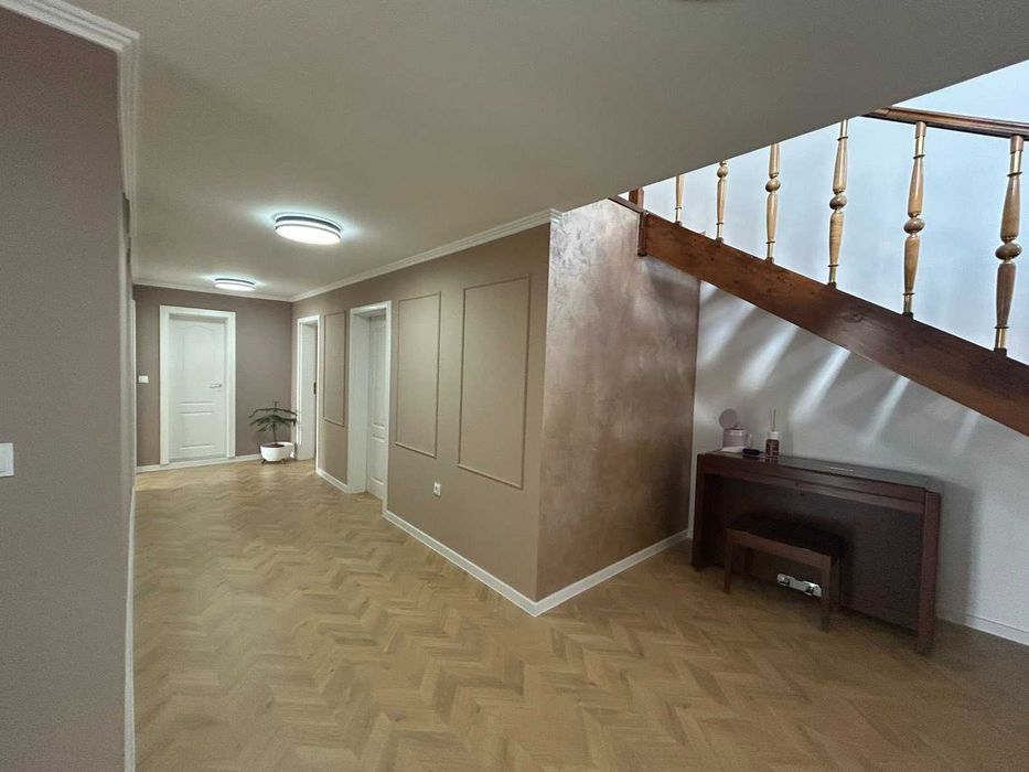 Голяма къща с басейн на 10 мин от плажовете на Бяла