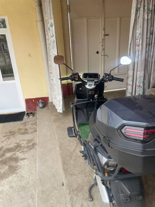 Skuter sotiladi 1.500w akumlatori narxi 540$