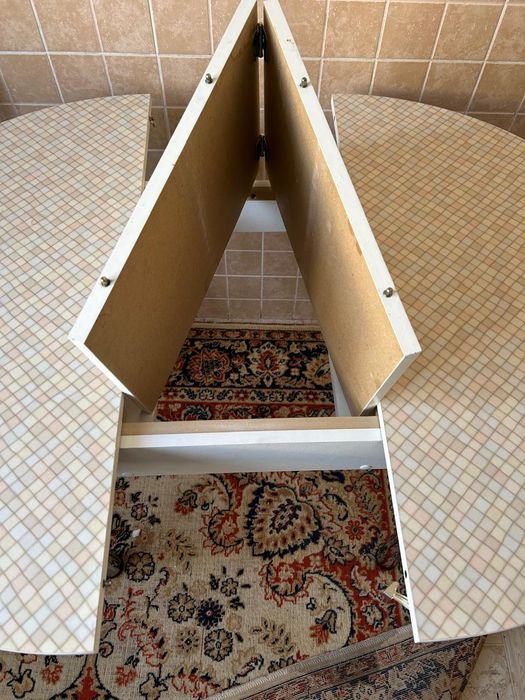 Продам стол кухонный