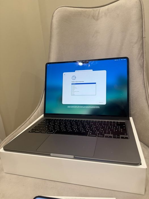 Продам MacBook Air M2 (2022)